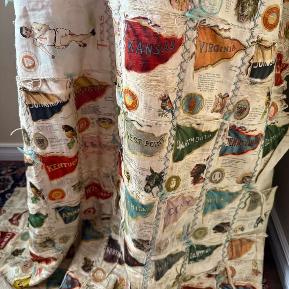 1920s Quilt‎ Made from 1900s Silk Cigarette Slips - Picture 4 of 16